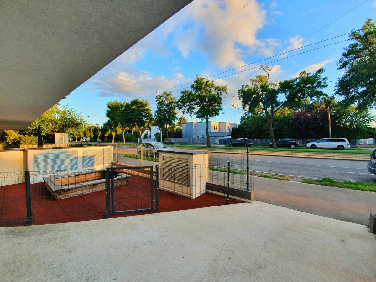 Near Lake Fully Furnished Beautiful Apartment Wien Exterior foto