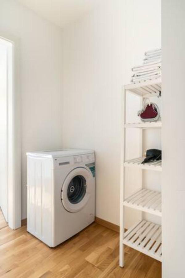 Near Lake Fully Furnished Beautiful Apartment Wien Exterior foto