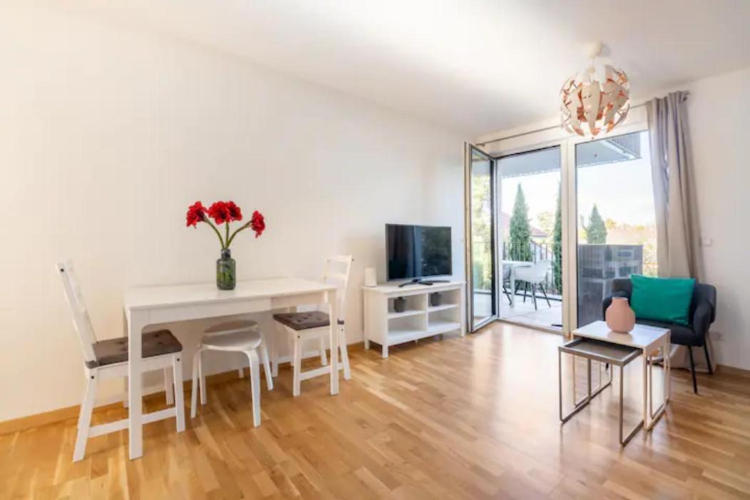 Near Lake Fully Furnished Beautiful Apartment Wien Exterior foto